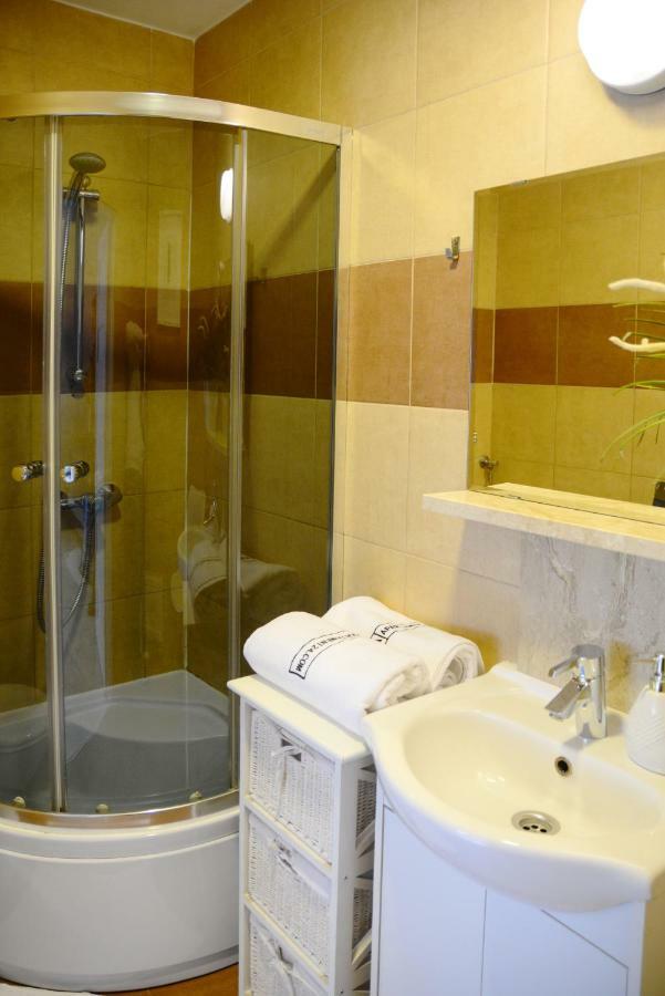 ゴジュフ・ヴィエルコポルスキApartament Piaskiアパートメント エクステリア 写真